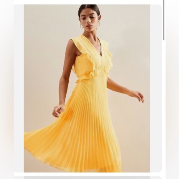 Banana Republic Factory Dresses & Skirts - Banana Republic Flutter Midi Dress NWT